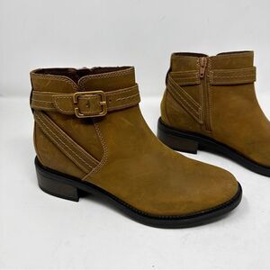 Clarks Brown Leather Ankle Boot Nubuck Leather Size 8.5